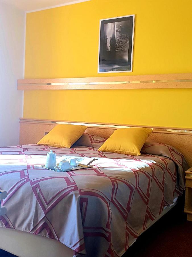 Hotel Antares Градо Екстериор снимка